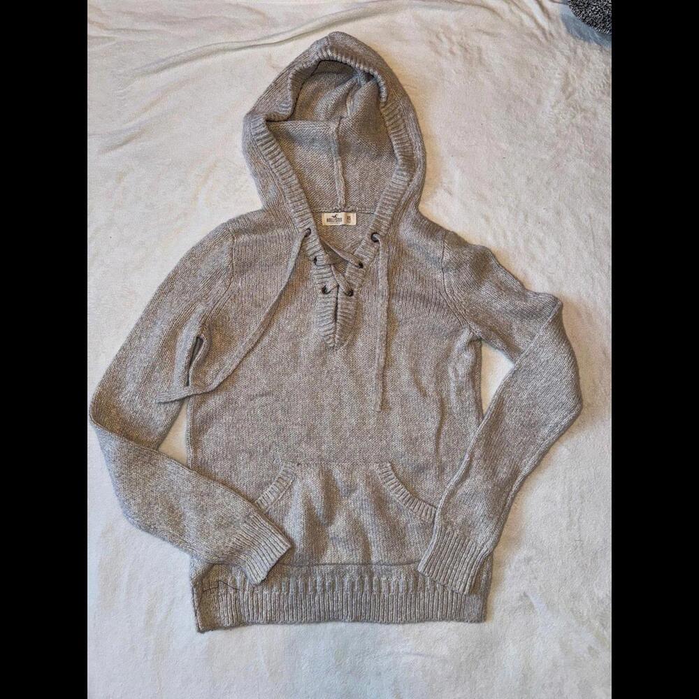 Hollister hooded sweater size XS